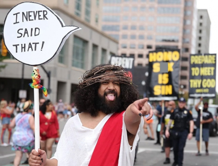 50 e oltre divertenti cartelli dai Gay Pride
