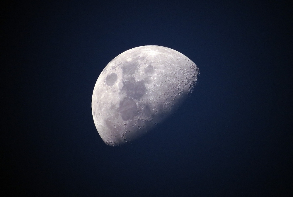 Luna nel Cielo Notte