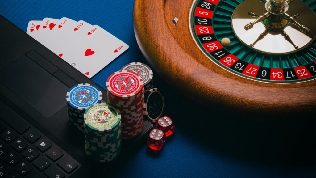 I giochi da casinò più iconici del cinema: dal poker alla roulette 