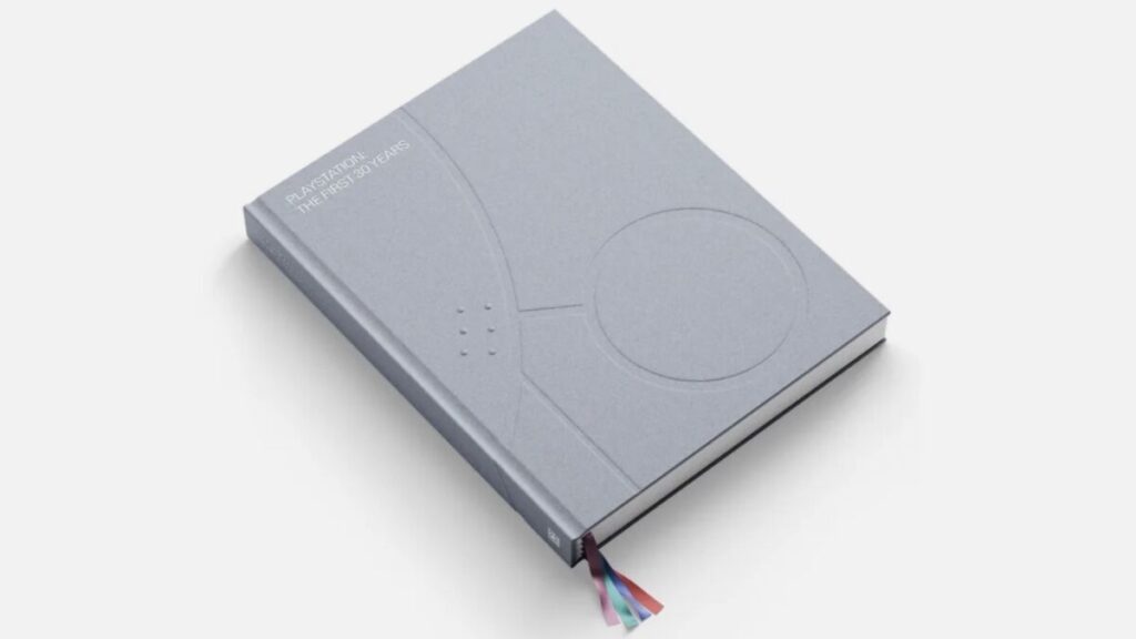 Il libro esclusivo (e le scarpe Reebok) per festeggiare i primi 30 anni di PlayStation